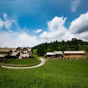 Tourist Farm Pr'dovar Panzió